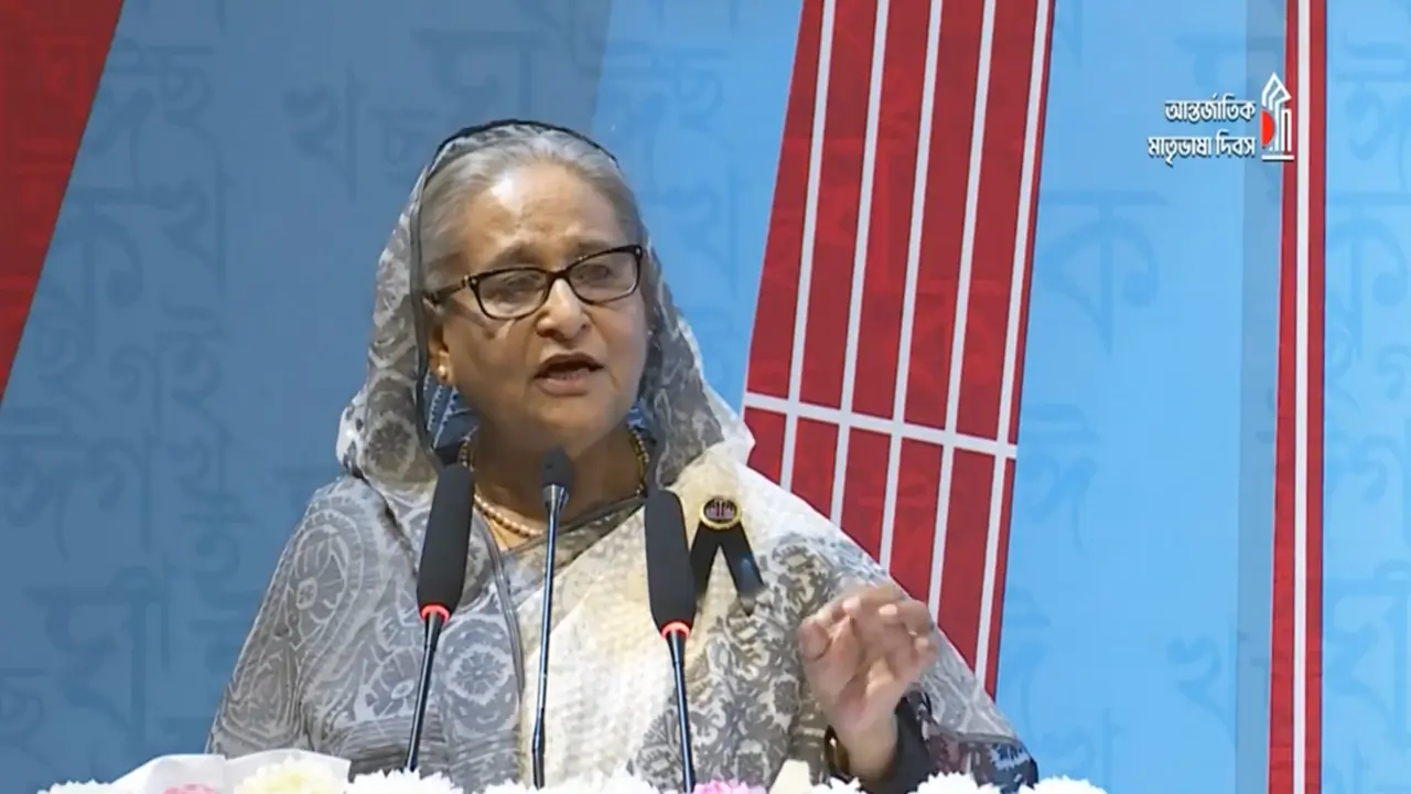 একটা বিজাতীয় ভাষা আমাদের ওপর চাপিয়ে দেওয়ার চেষ্টা হয়