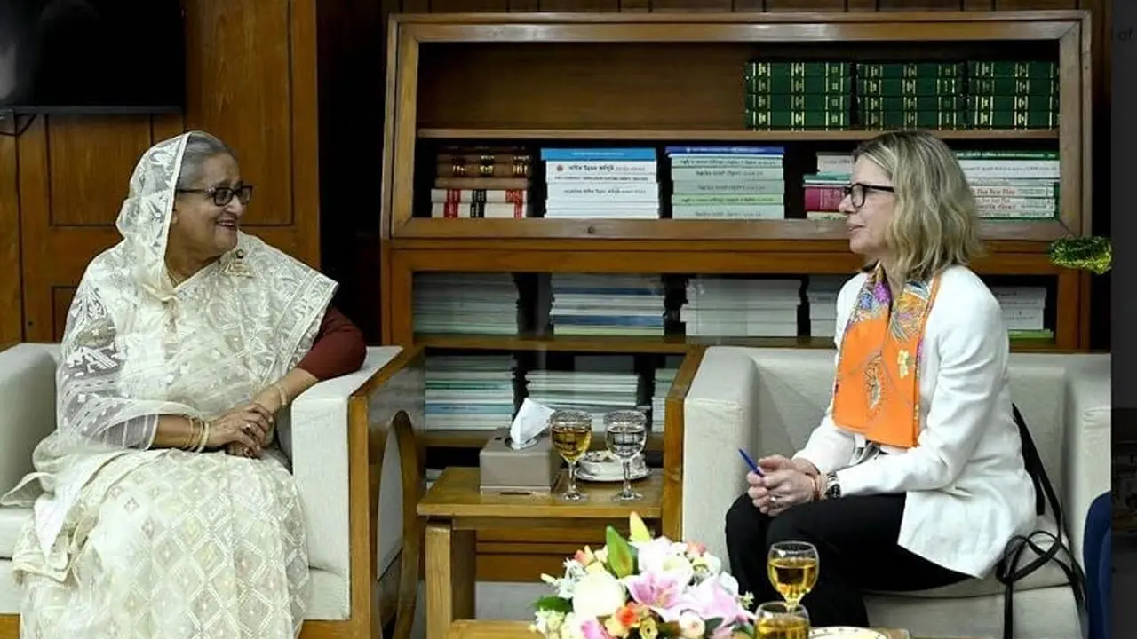 নারী উদ্যোক্তা তৈরিতে বিশ্বব্যাংকের বিশেষ তহবিল চায় ঢাকা