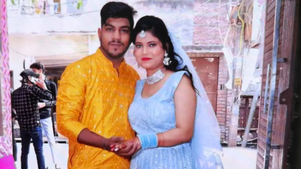 ঘুরতে বেরিয়ে হৃদরোগে স্বামীর মৃত্যু, শোকে না ফেরার দেশে স্ত্রীও