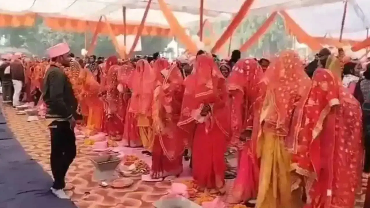 বরের কাজ নিজেরাই করছেন কনেরা, অর্থ হাতাতে গণবিবাহে মহা জালিয়াতি