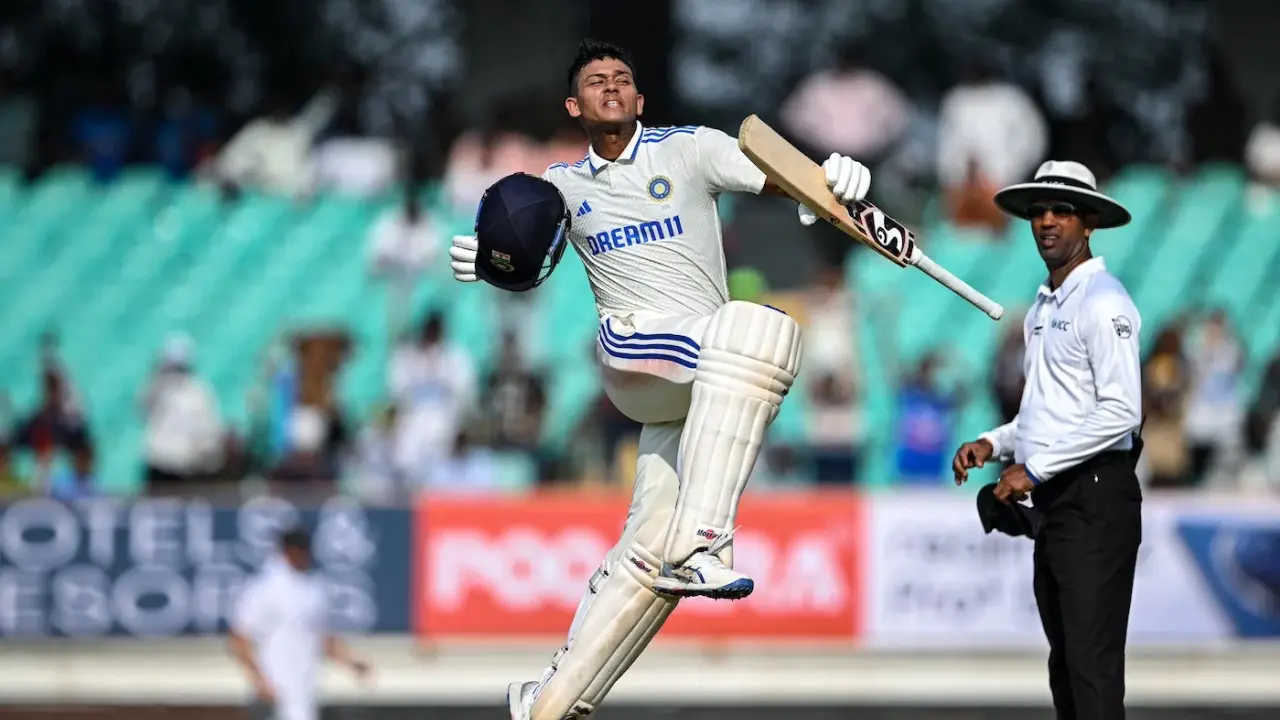 জয়সওয়ালের সেঞ্চুরিতে ইংল্যান্ডকে চোখ রাঙাচ্ছে ভারত