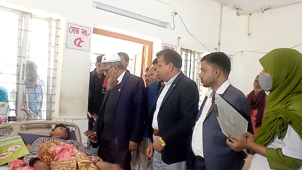 কলা চুরির অপবাদ দিয়ে কলেজছাত্রকে হাত-পা বেঁধে নির্যাতন