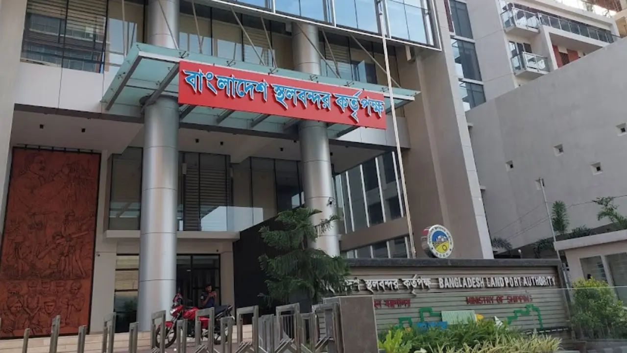 স্থলবন্দরে বিশাল নিয়োগ বিজ্ঞপ্তি, আবেদন করুন সময় থাকতেই