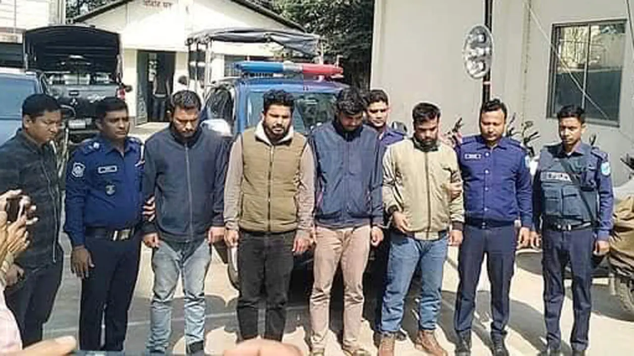 জাবিতে ধর্ষণের ঘটনায় ৬ শিক্ষার্থীর সনদ স্থগিত, তিনজন বহিষ্কার