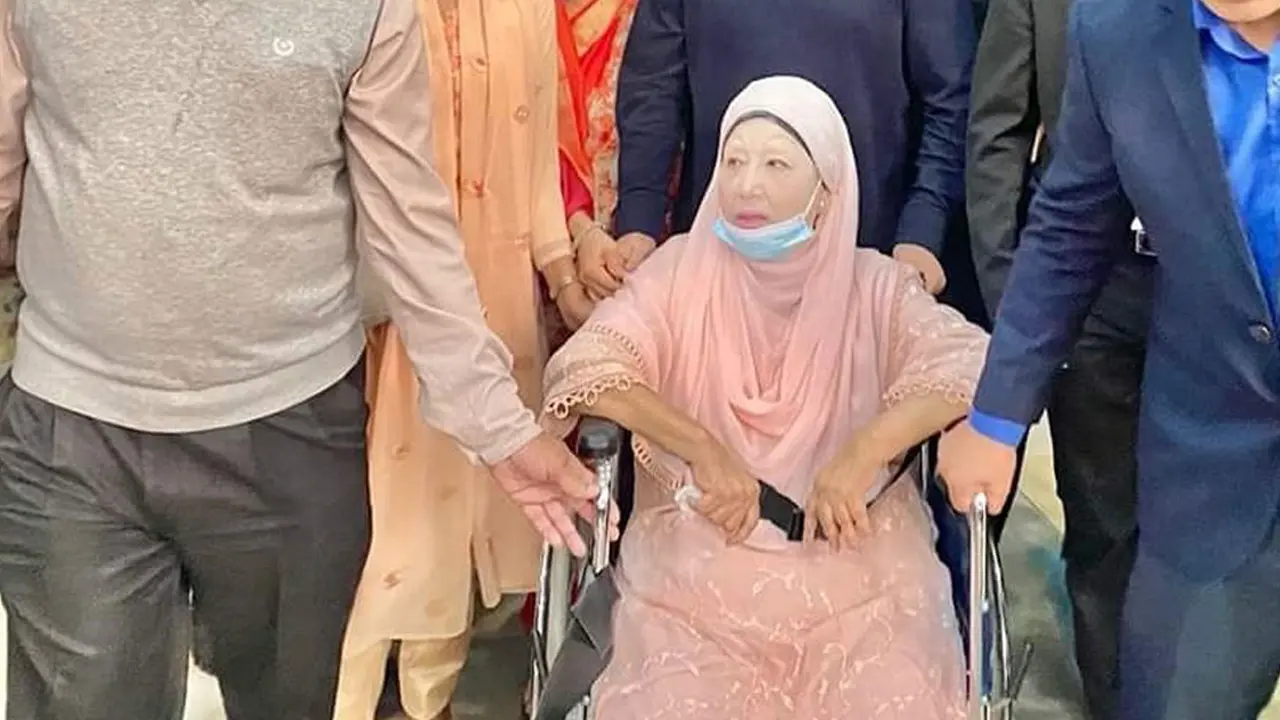 স্বাস্থ্যের পরীক্ষা শেষে বাসায় ফিরছেন খালেদা জিয়া 