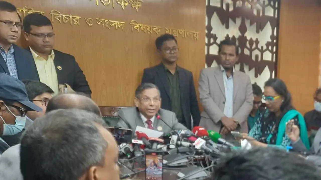 সরকার ড. ইউনূসকে হয়রানি করার জন্য কিছু করছে না : আইনমন্ত্রী