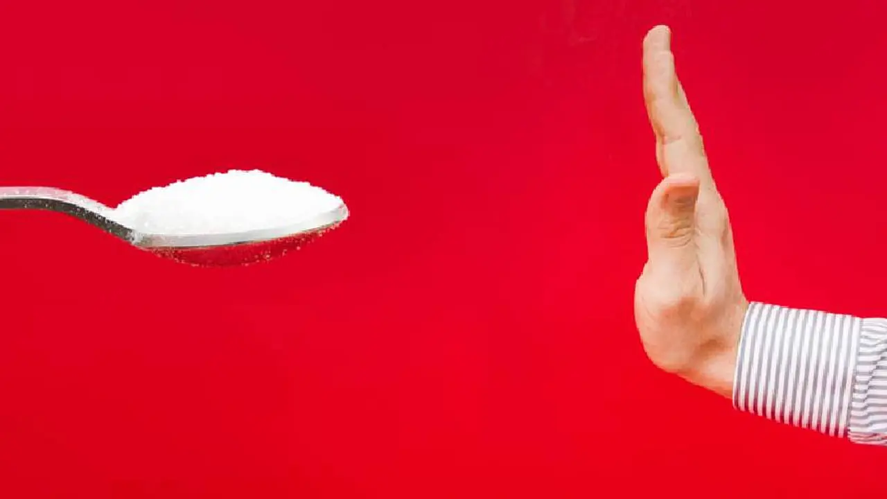 হঠাৎ চিনি খাওয়া ছাড়ার আগে এগুলো জেনে রাখুন