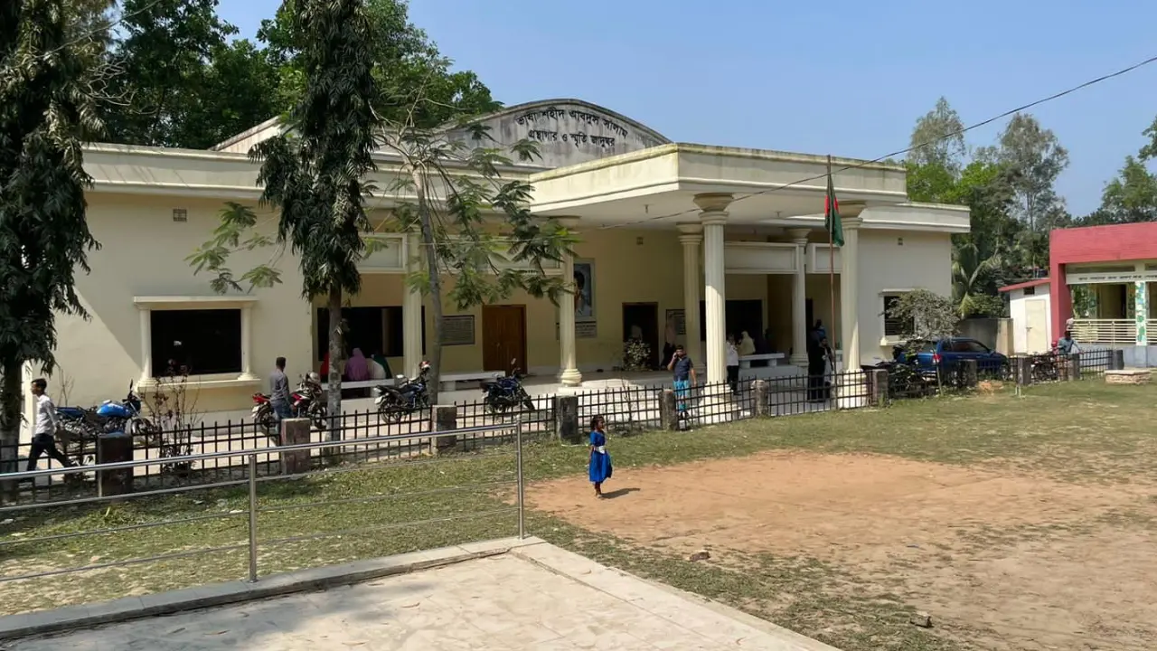 শুধু ফেব্রুয়ারিতেই বাতি জ্বলে শহীদ আবদুস সালাম পাঠাগারে
