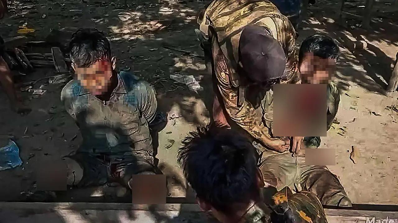 মিয়ানমারে ২ বিদ্রোহী যোদ্ধাকে জীবন্ত পুড়িয়ে হত্যা