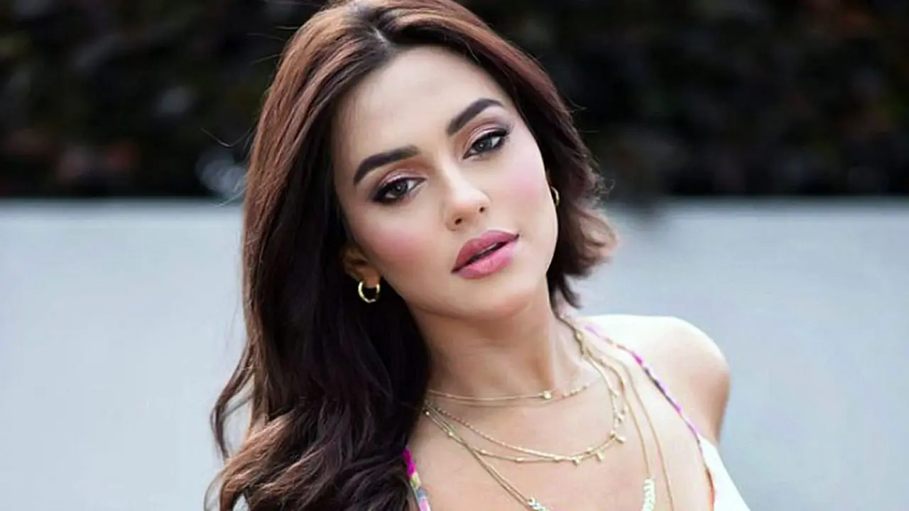 হাসপাতাল থেকে বাসায় নুসরাত, নেওয়া হবে বিদেশে