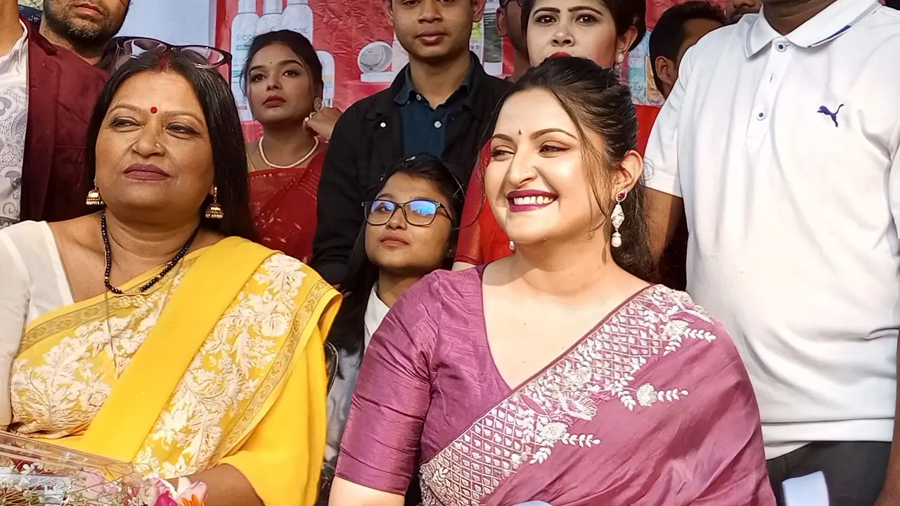 মানিকগঞ্জকে ভালোবাসি, বললেন পরীমণি