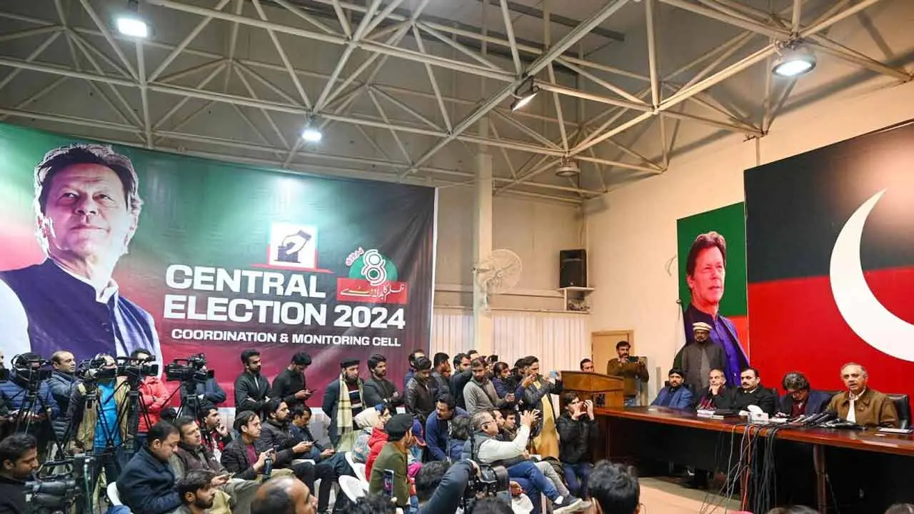 নির্বাচনের ফলাফল চ্যালেঞ্জ করে সুপ্রিম কোর্টে ইমরানের পিটিআই