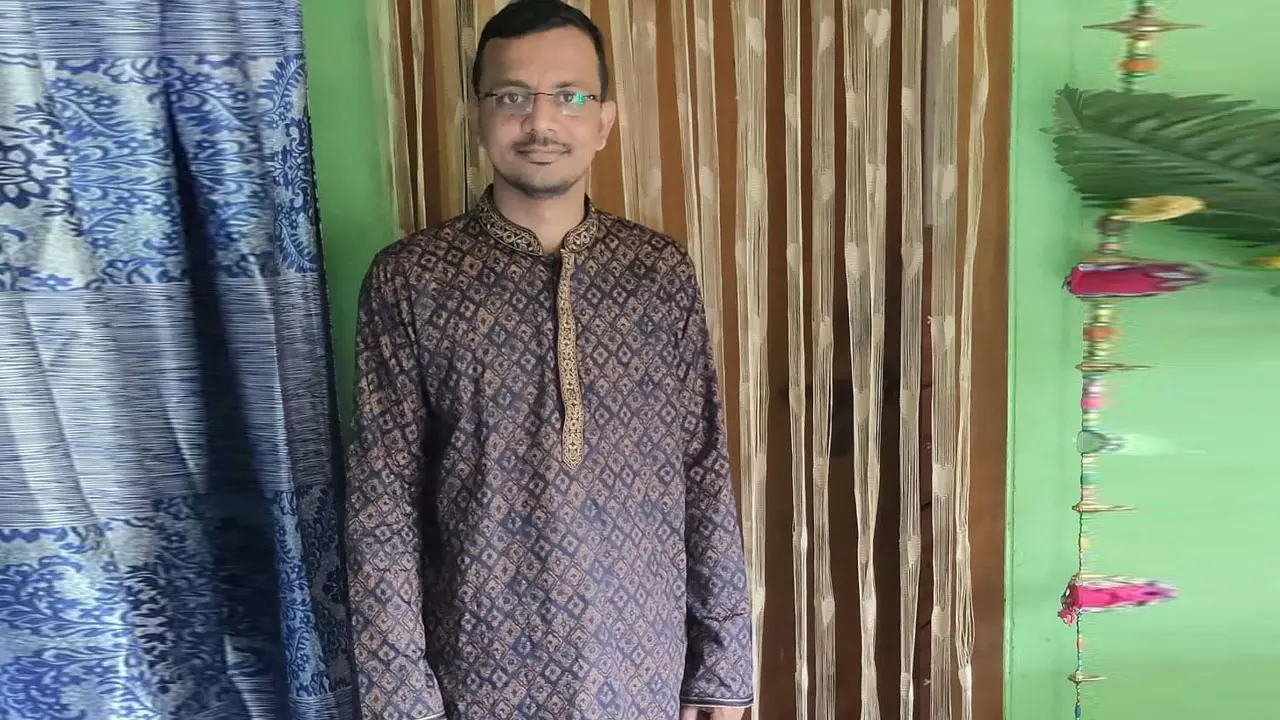 বন্ধুরা কিছু বুঝতে পারার আগেই লাপাত্তা ‘বড় ব্যবসায়ী’