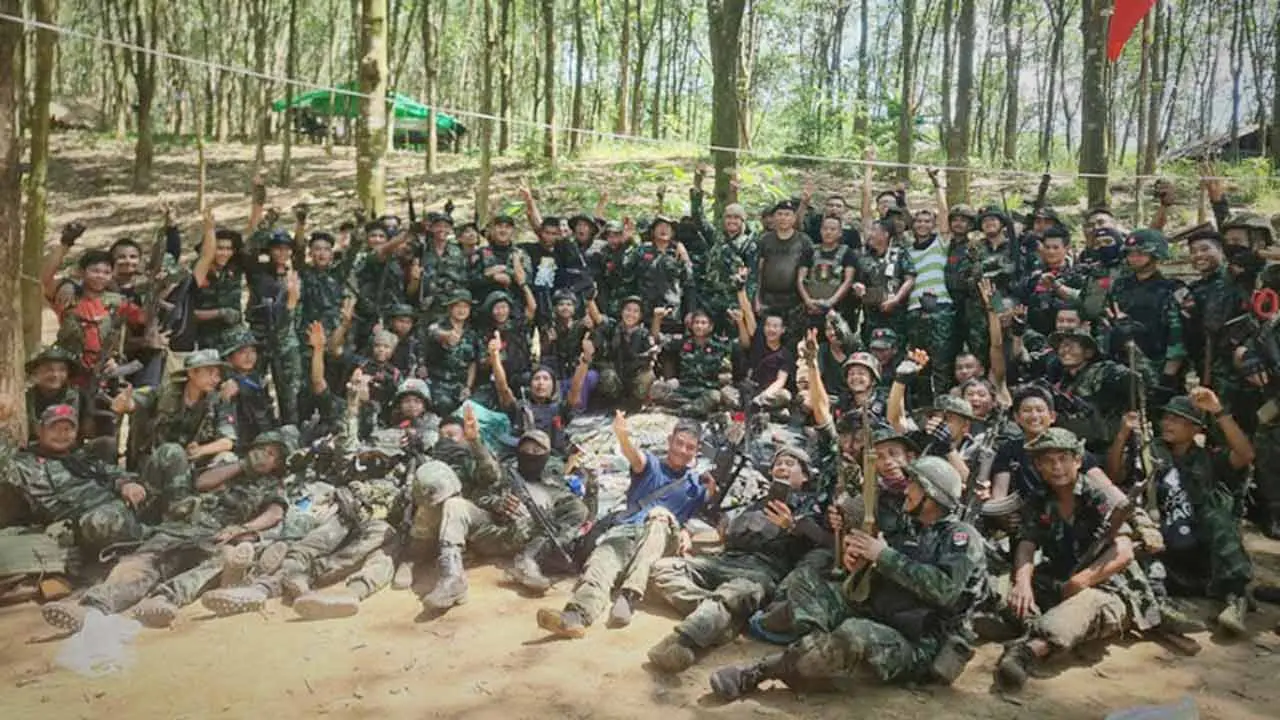 মিয়ানমারে ৬২ সৈন্যকে হত্যা, আরও ঘাঁটি দখলে নিলো বিদ্রোহীরা