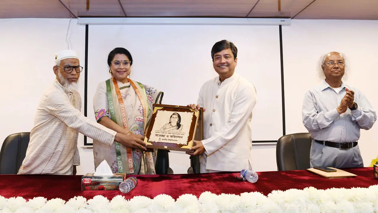 রেজওয়ানা চৌধুরী বন্যাকে সম্মাননা জানাল জাতীয় বিশ্ববিদ্যালয়