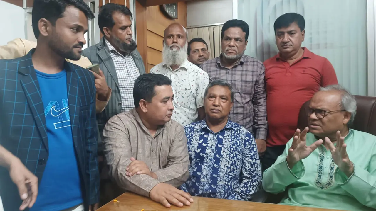 আতঙ্কে আবারও গ্রেপ্তার-নির্যাতন শুরু করেছে সরকার : রিজভী