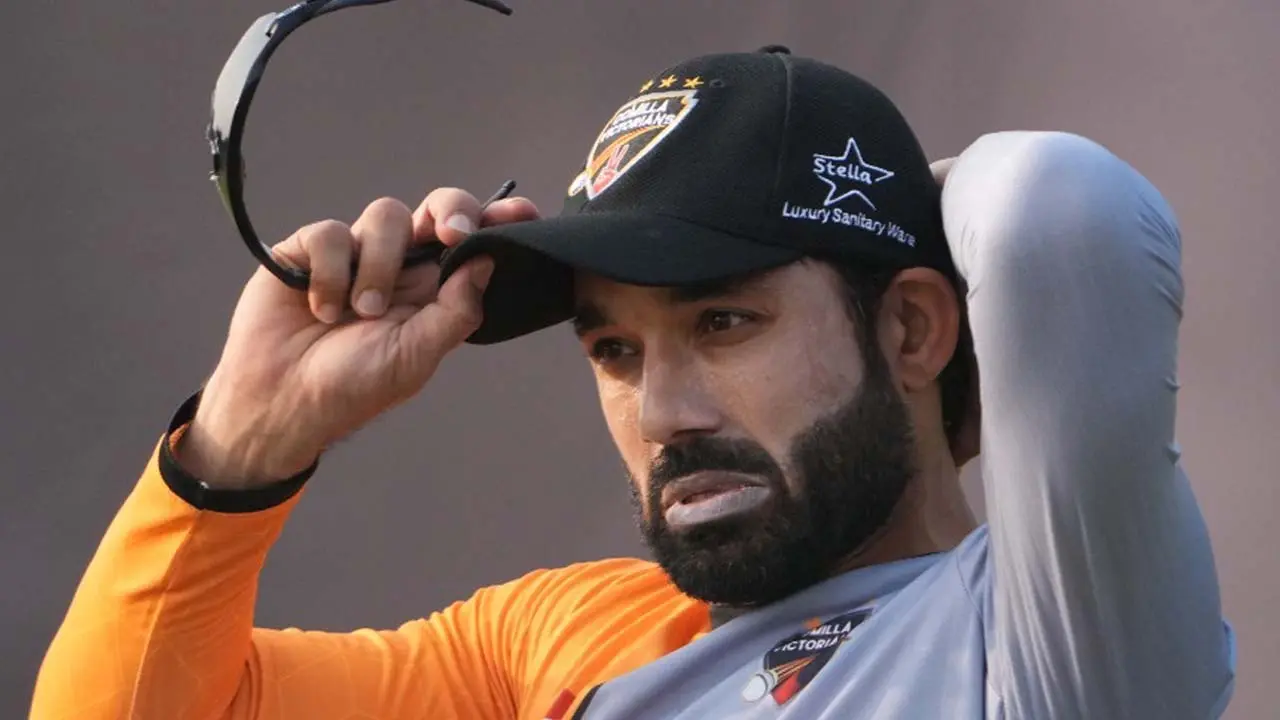 ‘আমি মানুষ, মেশিন নই’, কুমিল্লা ছাড়ার আগে ফর্ম নিয়ে রিজওয়ান