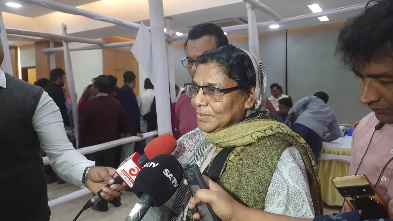 সংরক্ষিত আসনে মনোনয়ন ফরম কিনলেন শামসুন্নাহার চাঁপা