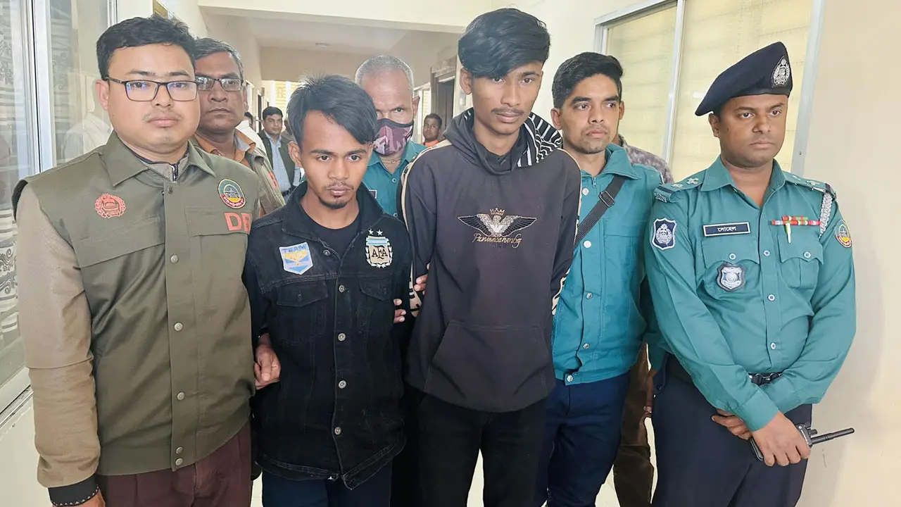 ফটোগ্রাফারকে ডেকে নিয়ে ছুরিকাঘাতে হত্যার চেষ্টা, গ্রেপ্তার ২