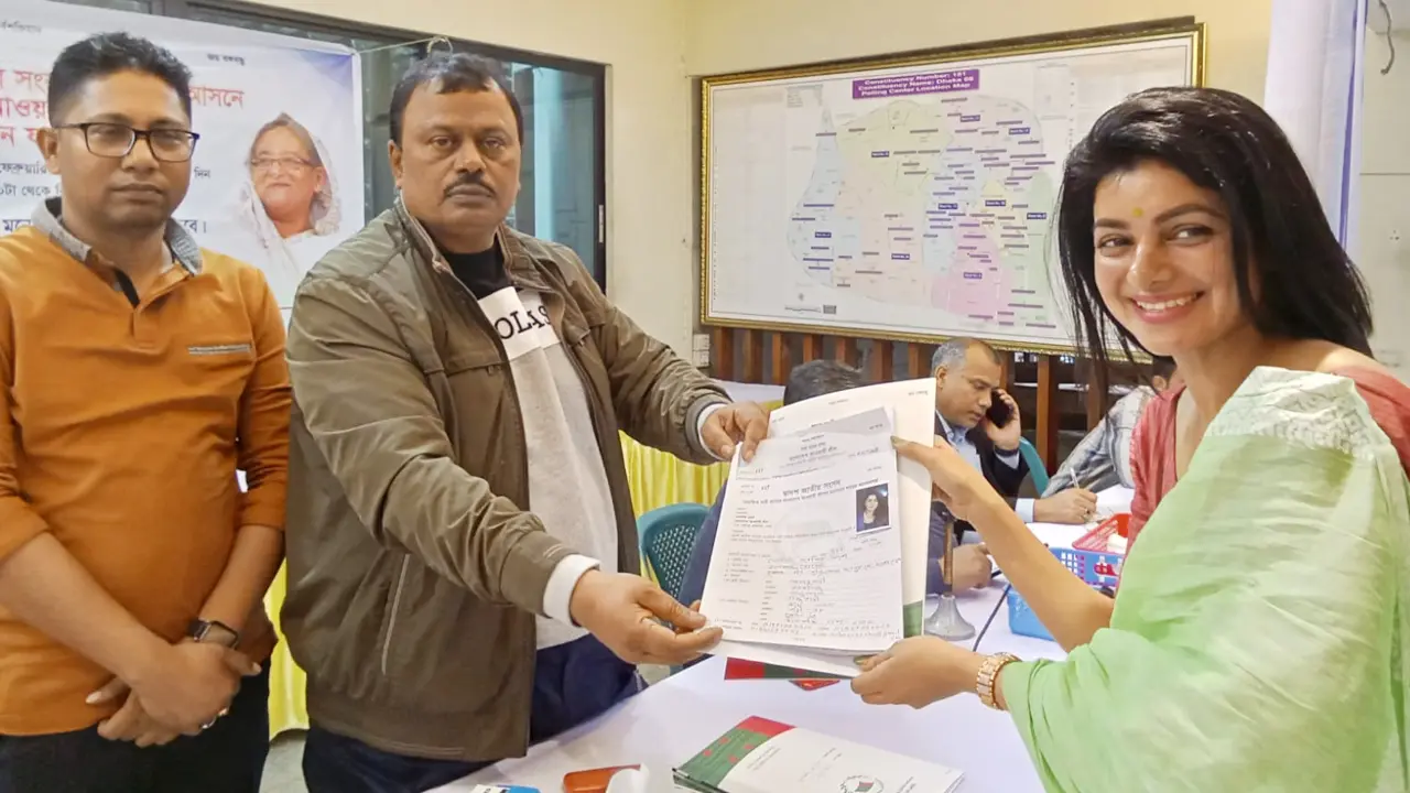 সংরক্ষিত আসনে মনোনয়ন ফরম জমা দিলেন অভিনেত্রী সোহানা সাবা