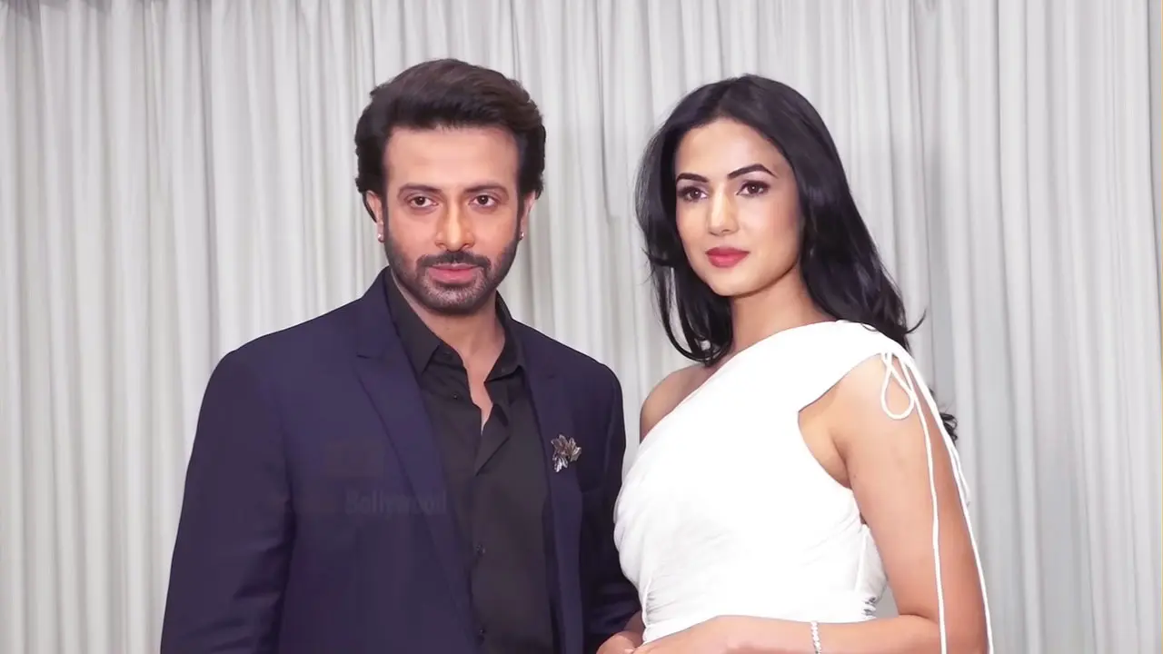 ‘দরদ’ সিনেমার পোস্টার প্রকাশ্যে, ঝড় তুললেন শাকিব