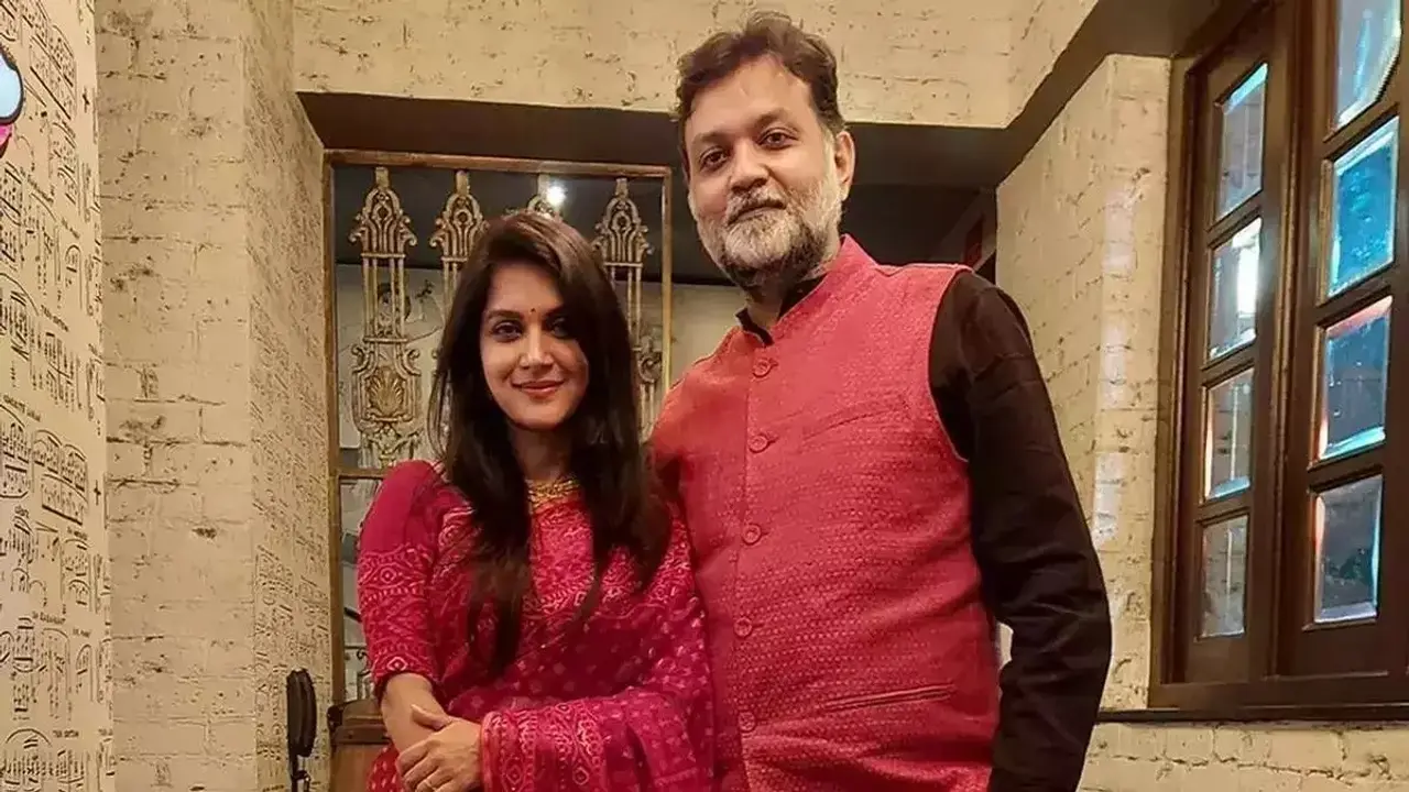 বাড়িতে অজগর পুষছেন সৃজিত