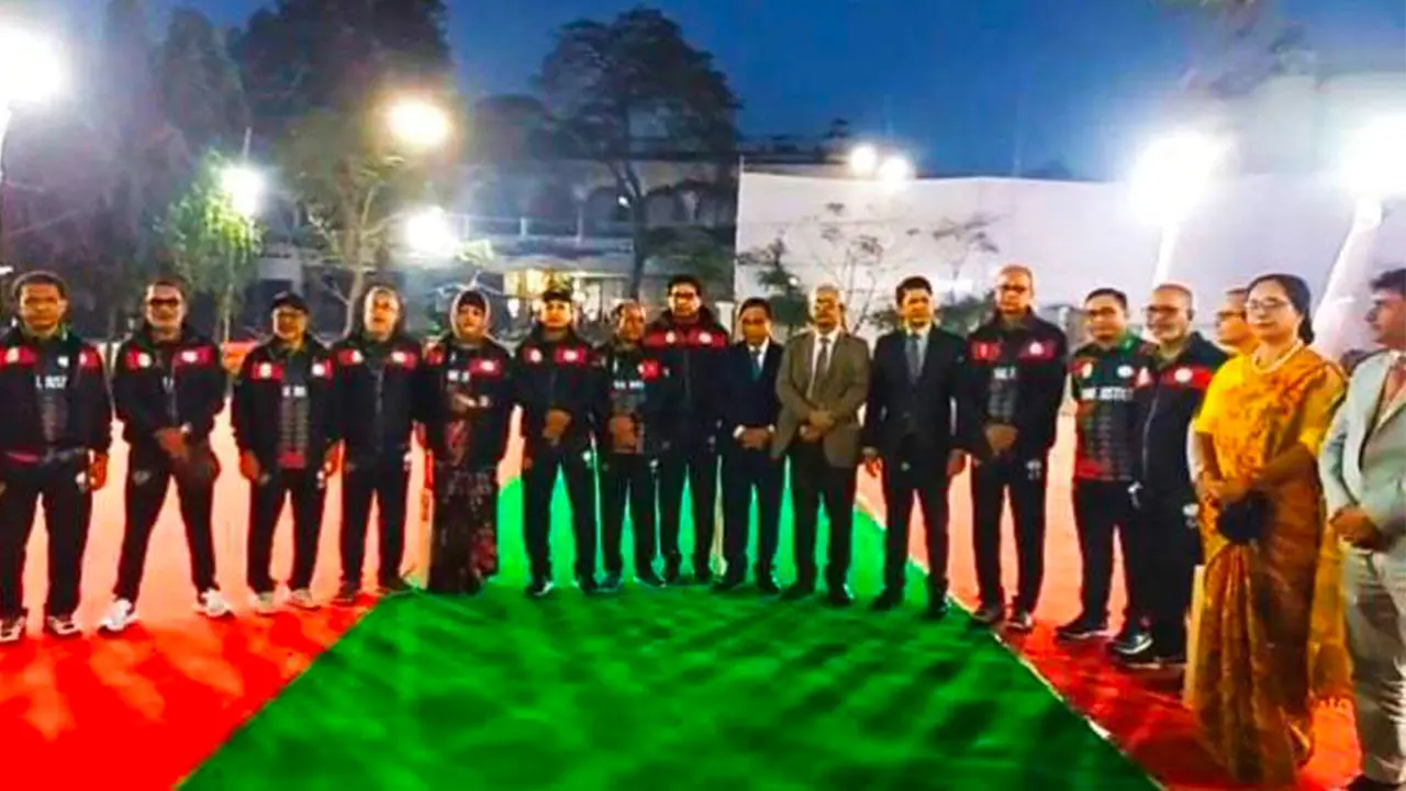 ক্রিকেট খেললেন বিচারপতিরা, উৎসবমুখর সুপ্রিম কোর্ট