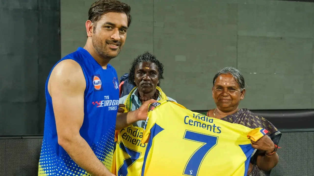 ৭ নম্বর জার্সির রহস্য ফাঁস করলেন ধোনি