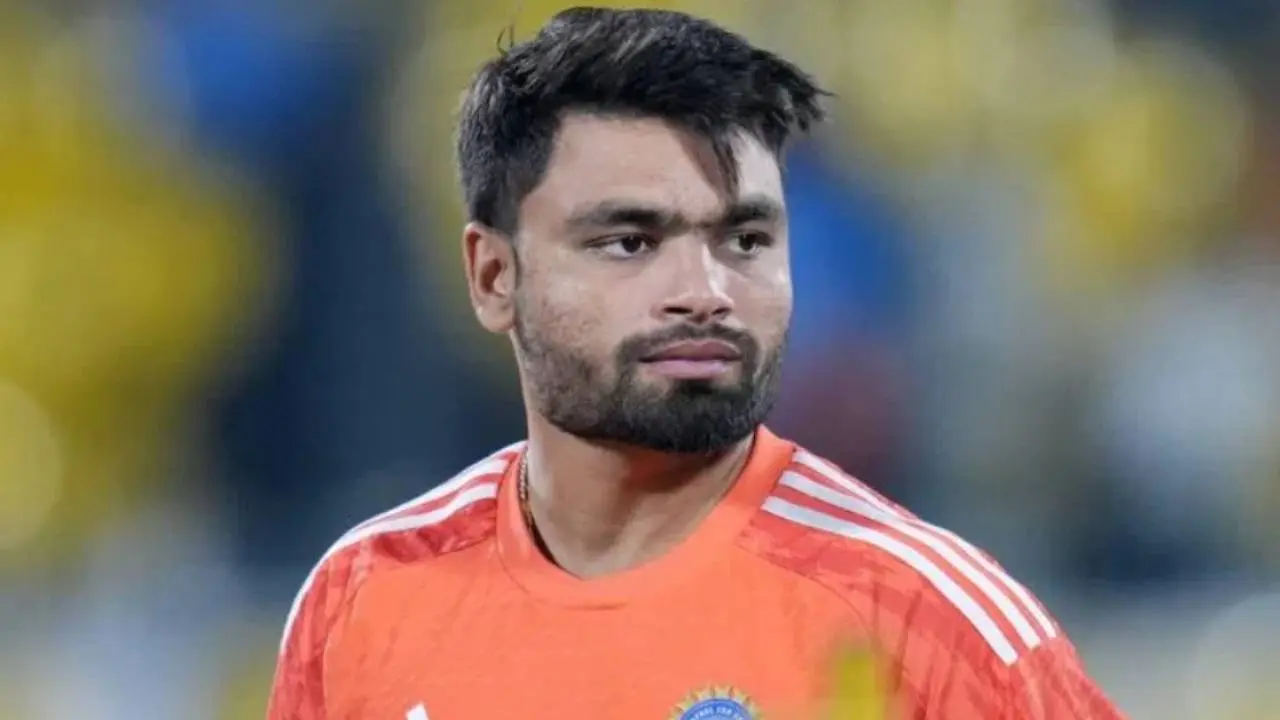 এখনও গ্যাস সিলিন্ডার বিলি করছেন রিংকুর বাবা (ভিডিও)