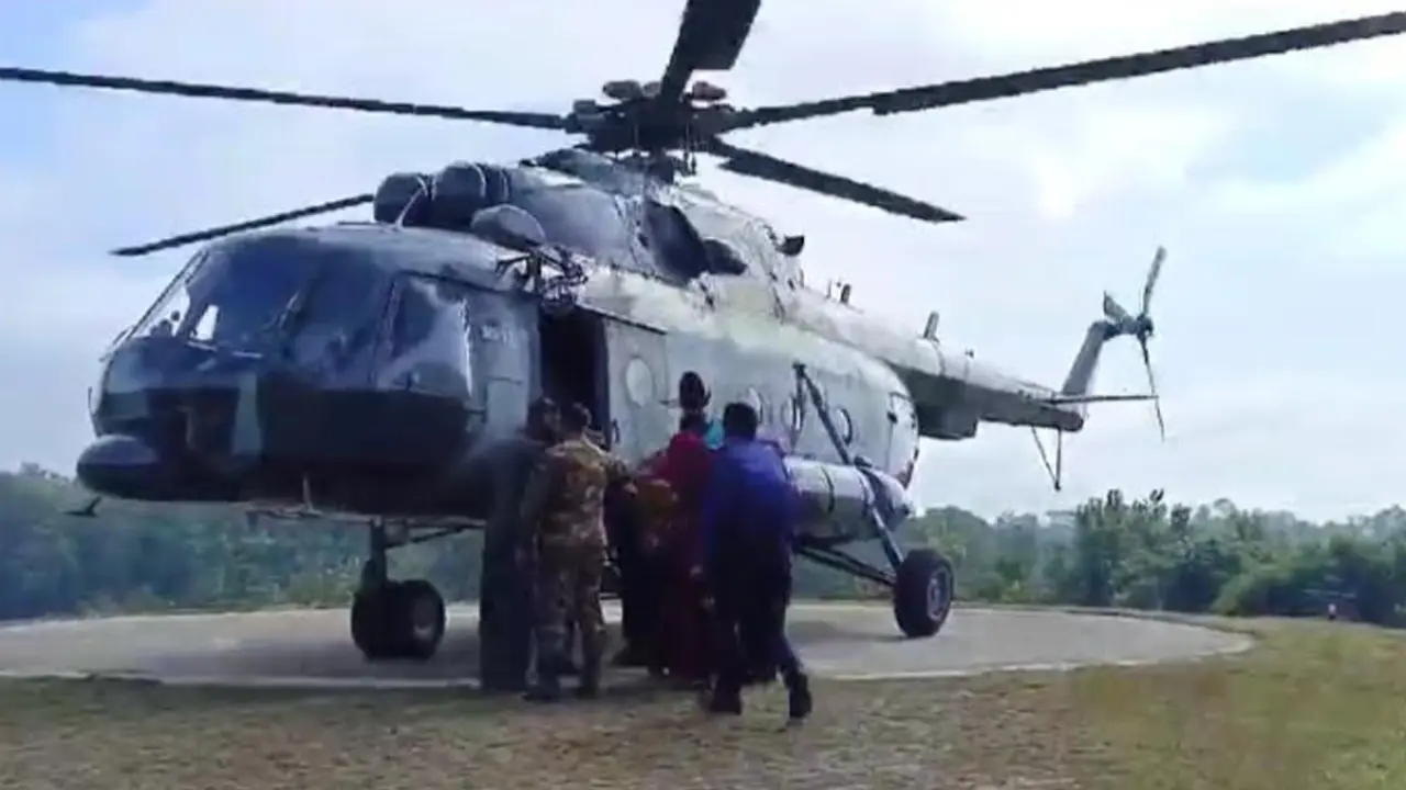 খাগড়াছড়ির ২ কেন্দ্রে হেলিকপ্টারে নির্বাচনী সরঞ্জাম-লোকবল প্রেরণ