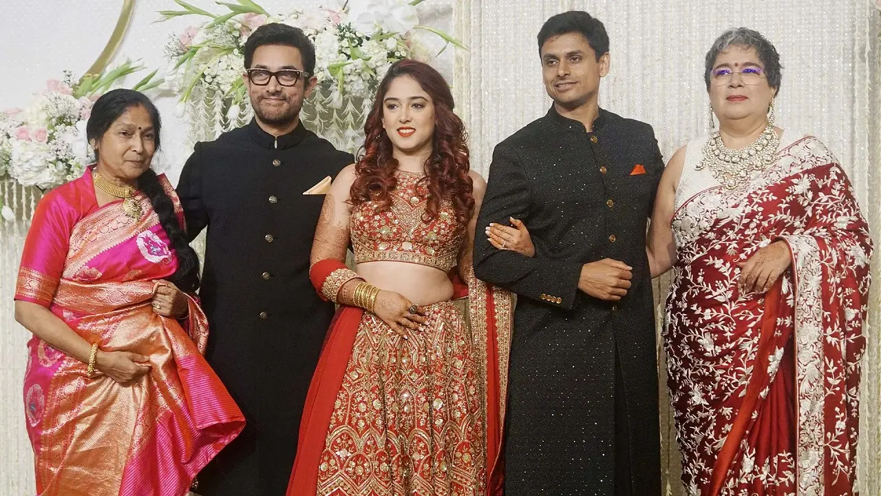 ৩০০ ঘণ্টায় তৈরি করা হয় আমির কন্যার বিয়ের লেহেঙ্গা 