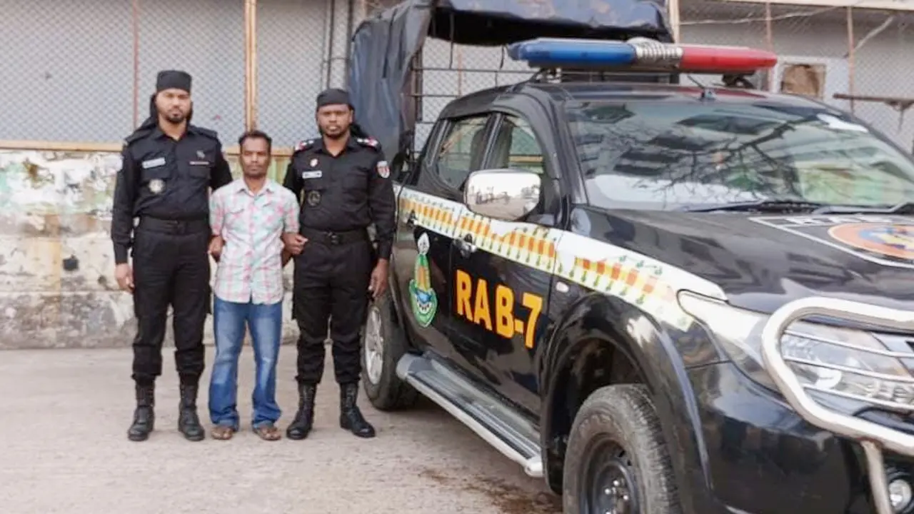 চট্টগ্রামে ব্যবসায়ী হত্যা মামলার আসামি গ্রেপ্তার