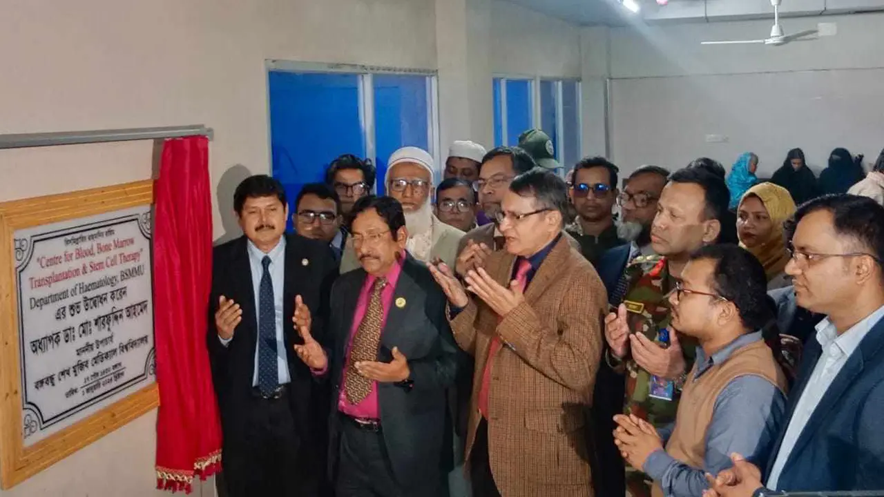 ২০২৪ সালেই হেয়ার ইমপ্লান্ট-রোবটটি সার্জারি শুরুর ঘোষণা