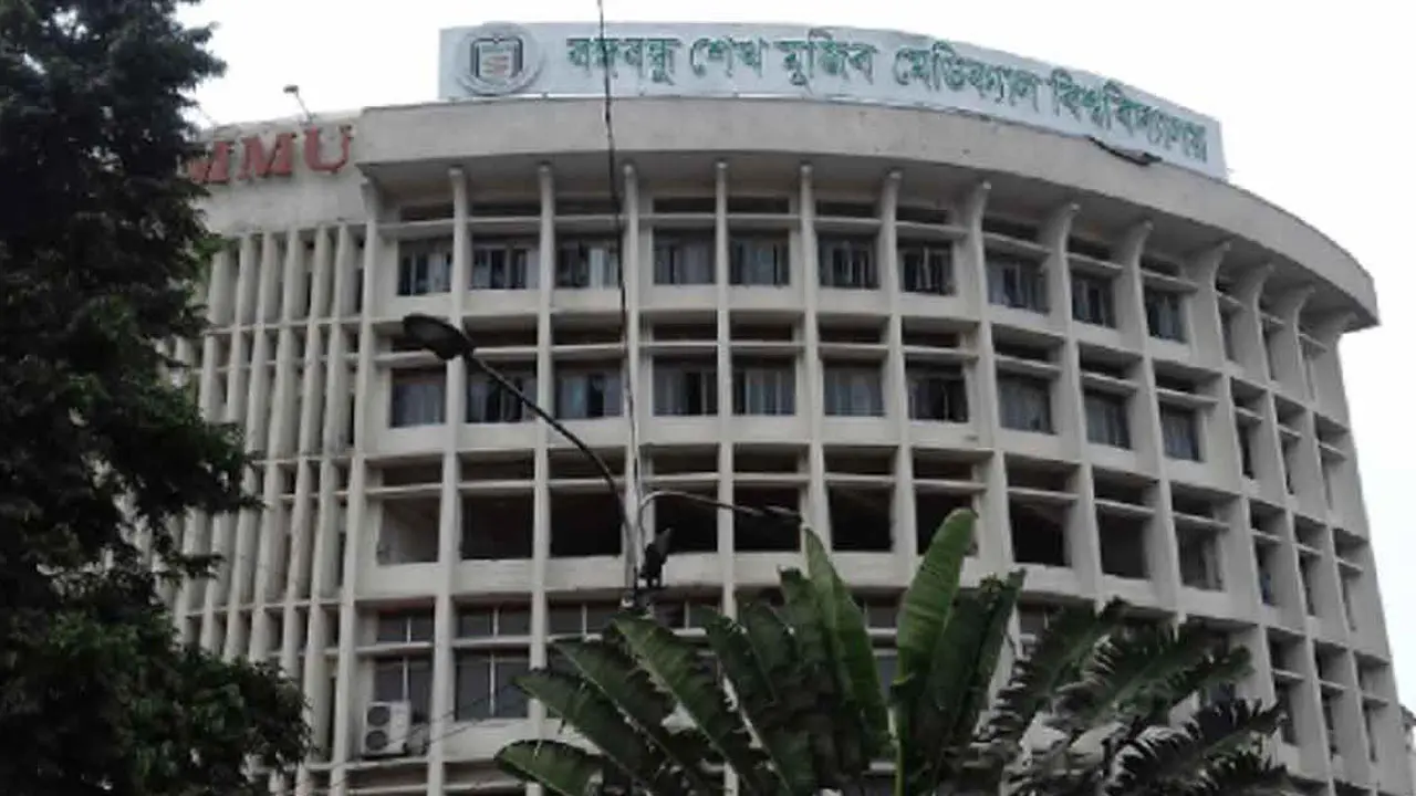 একজনের কিডনি প্রতিস্থাপন হচ্ছে দুইজনের দেহে
