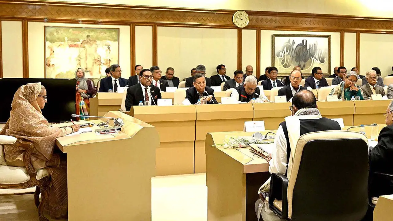 মন্ত্রিসভার প্রথম বৈঠকে যেসব নির্দেশনা দিলেন প্রধানমন্ত্রী