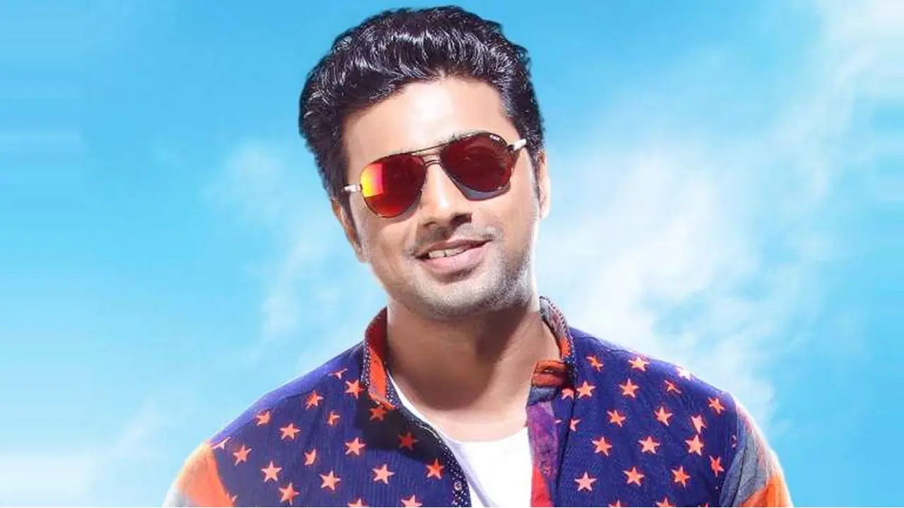 দেব লিখলেন, ‘আজ আমি প্রাপ্তবয়স্ক হয়েছি’