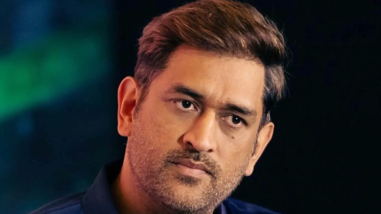 ধোনির বিরুদ্ধে দম্পতির মানহানির মামলা