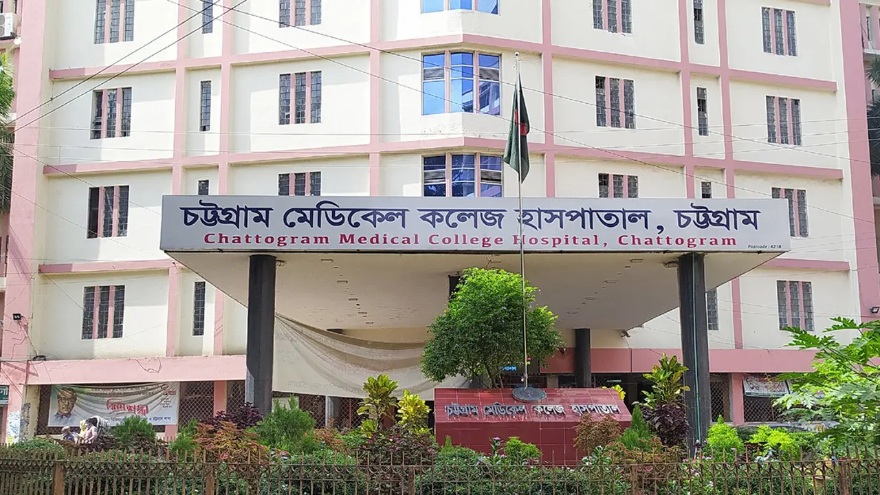 চবি শাটল ট্রেনের ধাক্কায় আহত ২