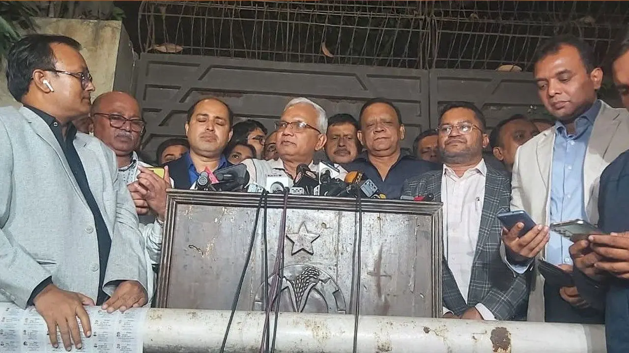 খালেদা জিয়া এখন অনেকটা সুস্থ আছেন : ডা. জাহিদ হোসেন