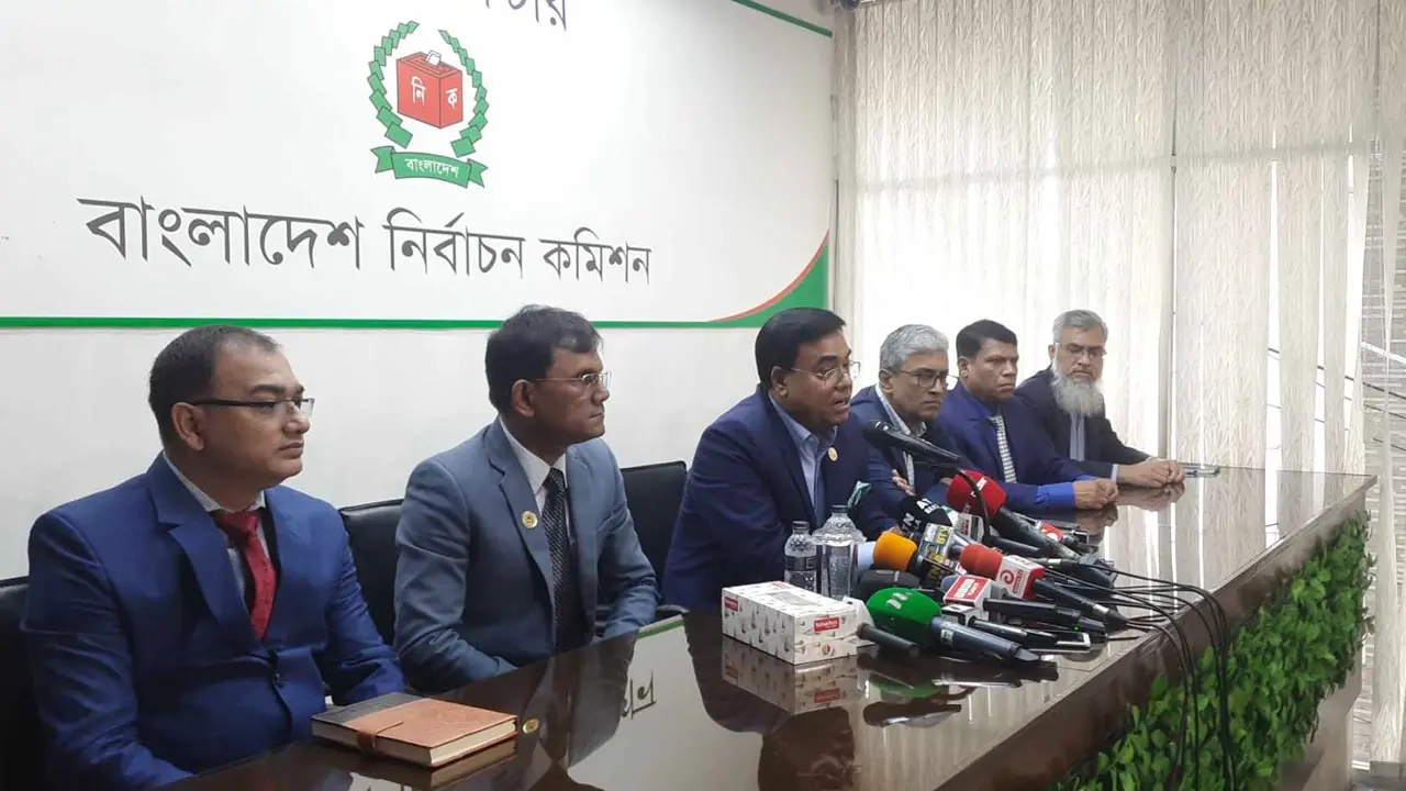 ভোটের দিন ইন্টারনেট-মোবাইল নেটওয়ার্ক পুরোদমে সচল থাকবে : ইসি সচিব
