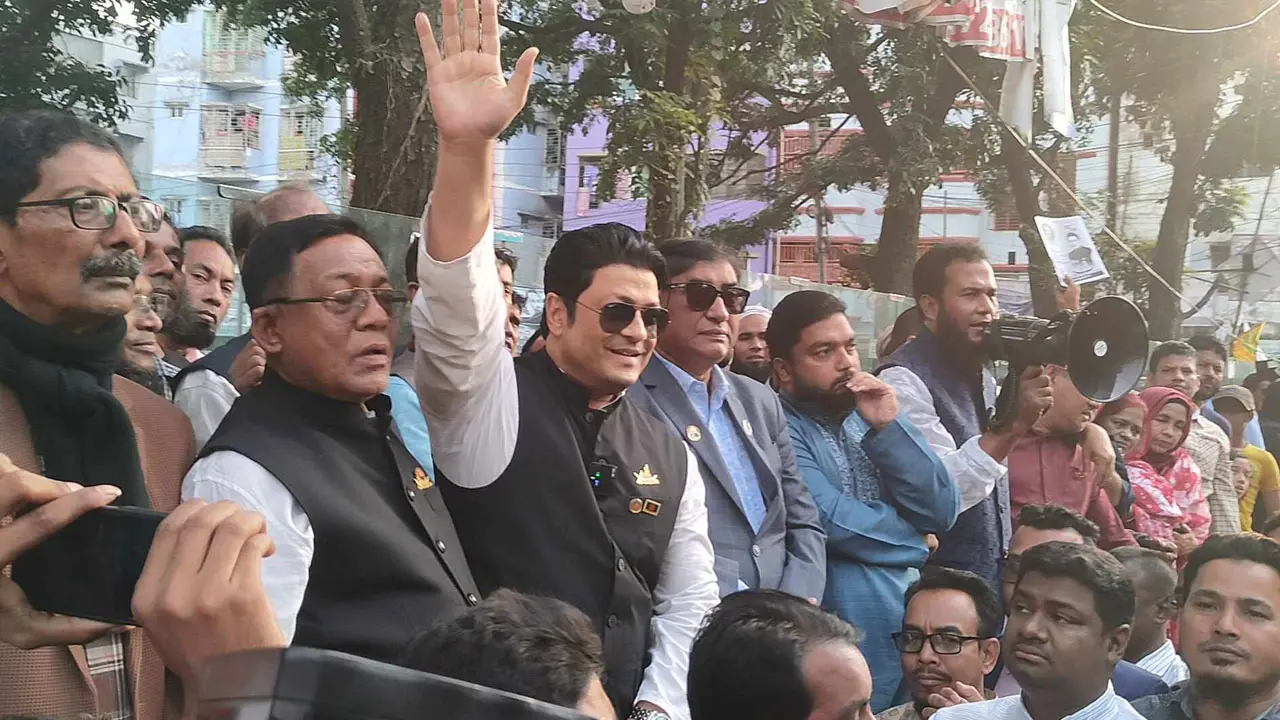 ঢাকা-১০ : ফেরদৌসের ধারেকাছেও কেউ নেই