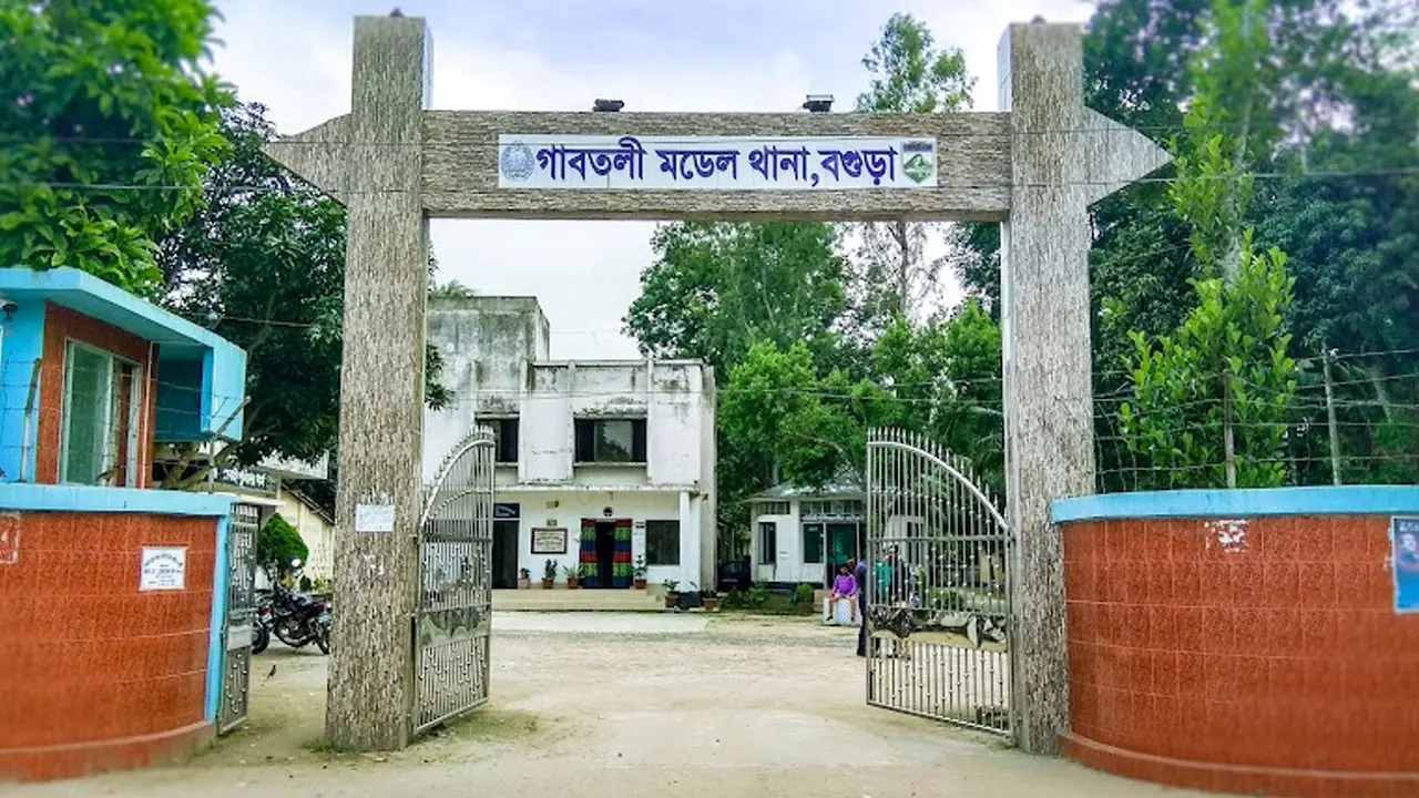 বগুড়ায় বিএনপির নির্বাচন বিরোধী মিছিলে পুলিশের গুলি