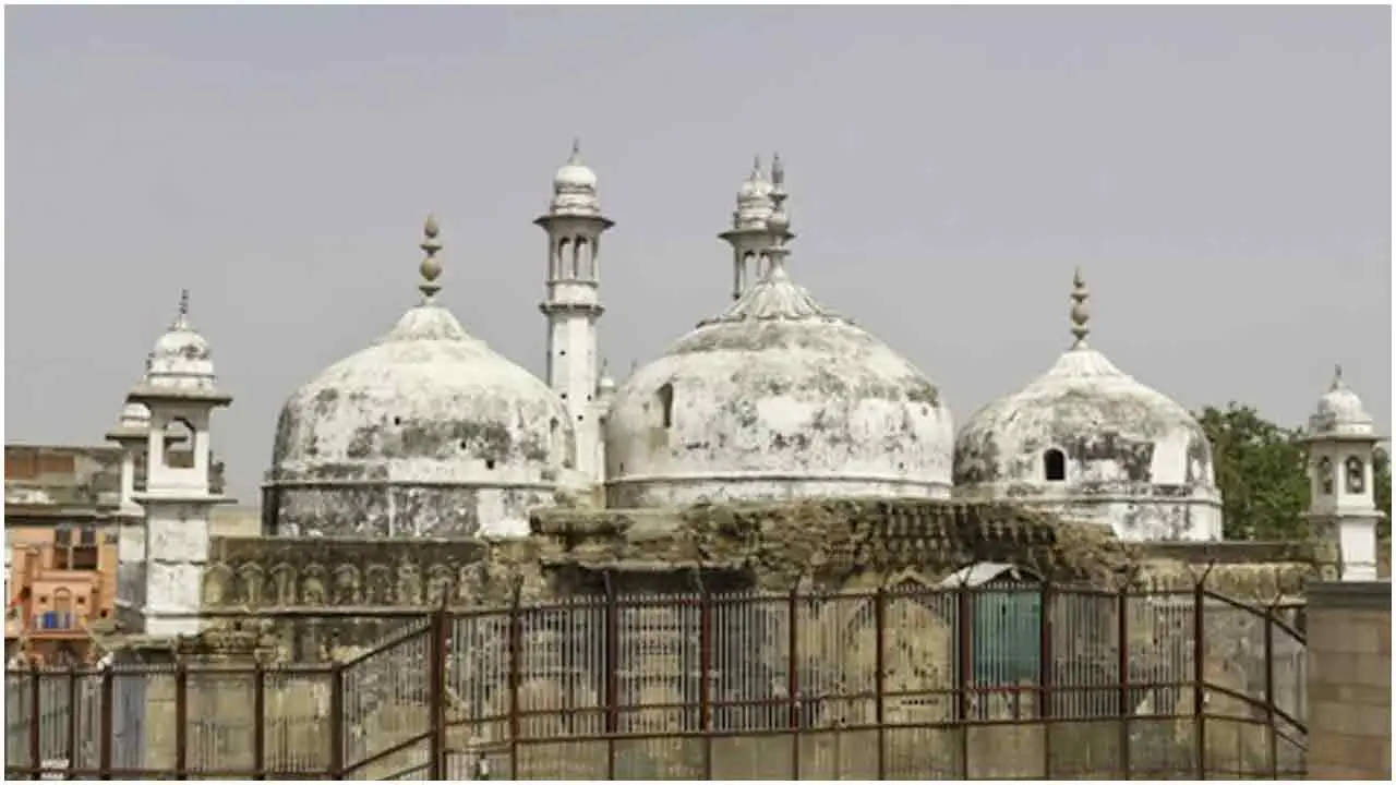 জ্ঞানবাপী মসজিদের বেসমেন্টে পূজার অনুমতি আদালতের