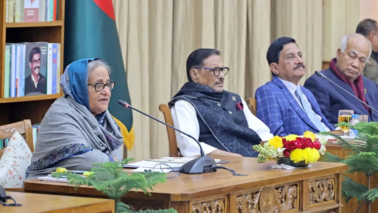 কিছু আঁতেল ভোট নিয়ে ধুম্রজাল তৈরির চেষ্টা করছে : প্রধানমন্ত্রী