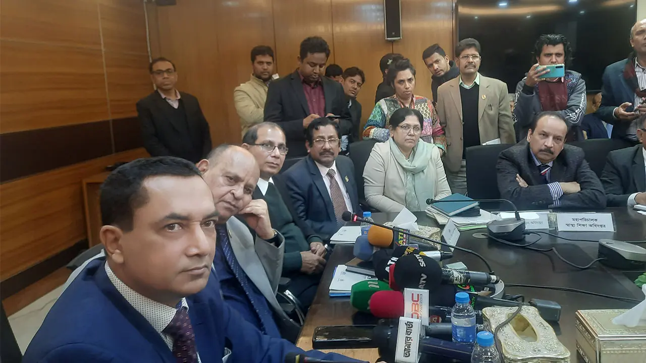 অনেকেই আমাকে ফিরিয়ে দিয়েছে, ফাইল ছুড়ে মেরেছে