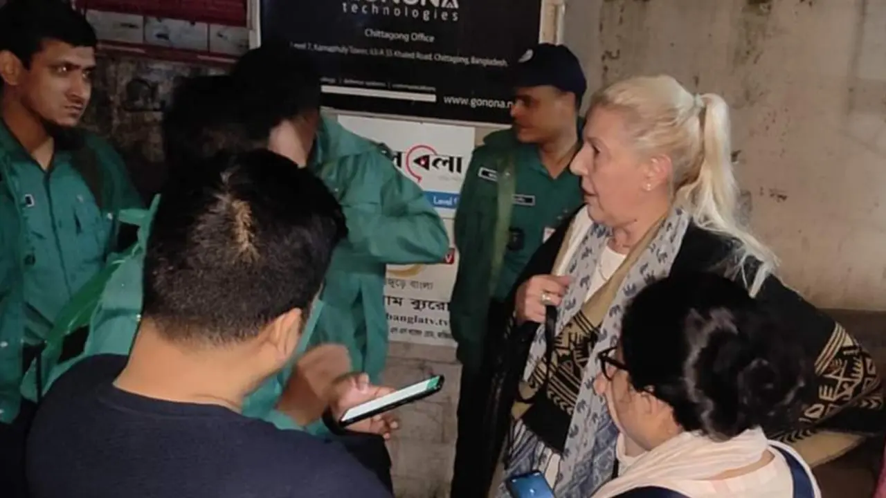 চট্টগ্রামে ছিনতাইয়ের শিকার ইতালির পর্যটক