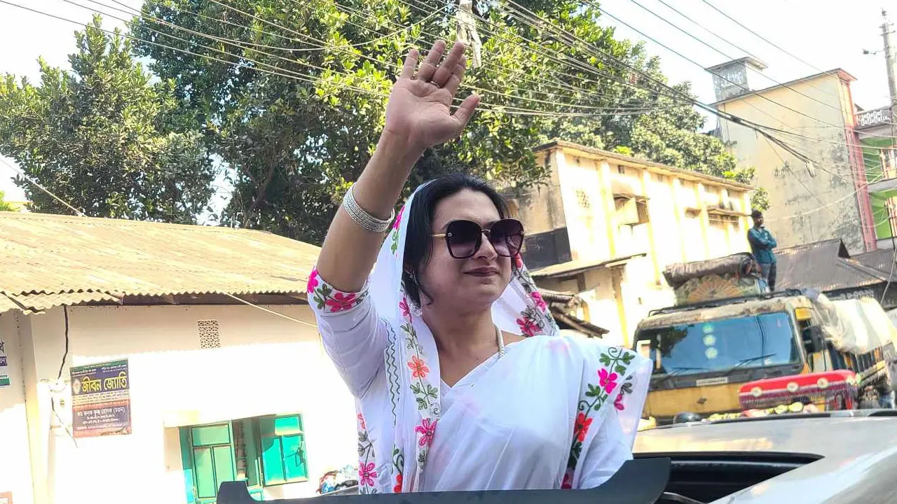 লক্ষাধিক ভোটে জিএম কাদেরকে হারাতে চান তৃতীয় লিঙ্গের রানী
