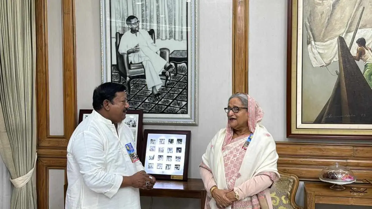 আ.লীগে যোগ দিলেন কবির বিন আনোয়ার