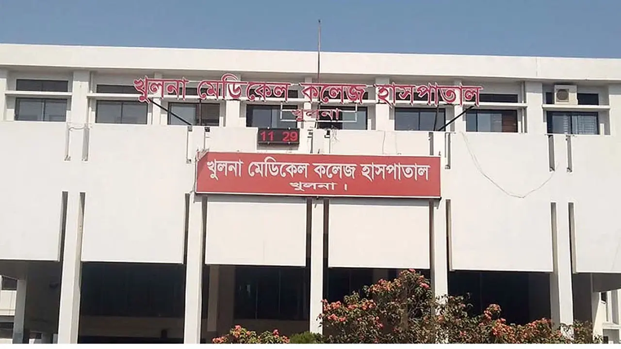 নৌকার কর্মীর গায়ে দুর্বৃত্তদের আগুন 