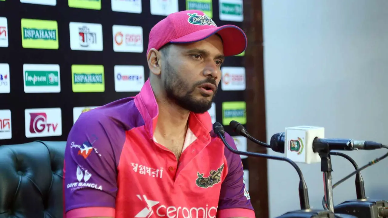 আনফিট হয়ে ম্যাচ খেলাটা আদর্শ না : মাশরাফি